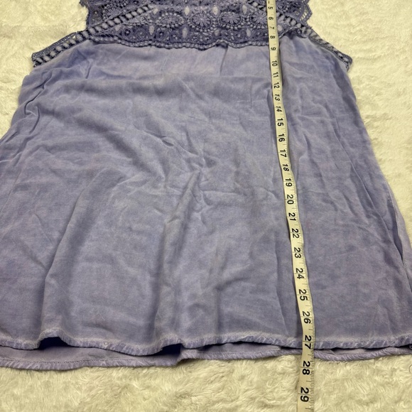 Andree Blue Lace Sleeveless Top - Picture 5 of 6